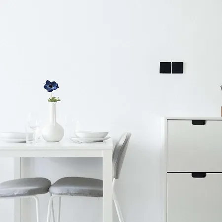 Modern 1 Walk To Beach, Shops & Dining By Cyprus Horizons