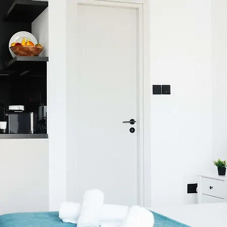 Modern 1 Walk To Beach, Shops & Dining By Cyprus Horizons Appartement *
